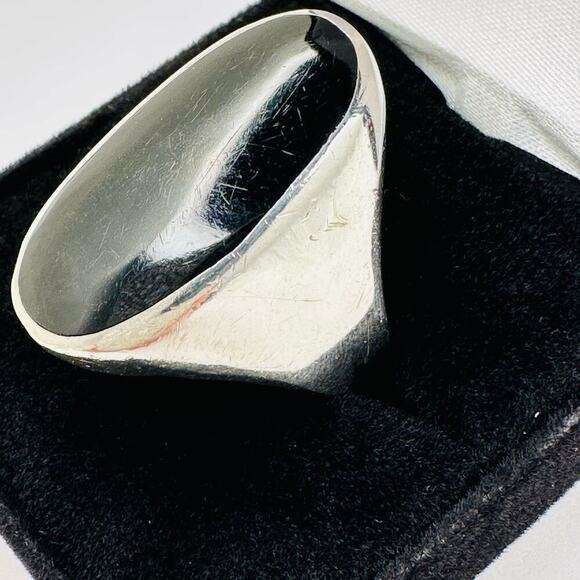 Vintage 1980’s Sterling Silver and Black Onyx Ring - Picture 2 of 8